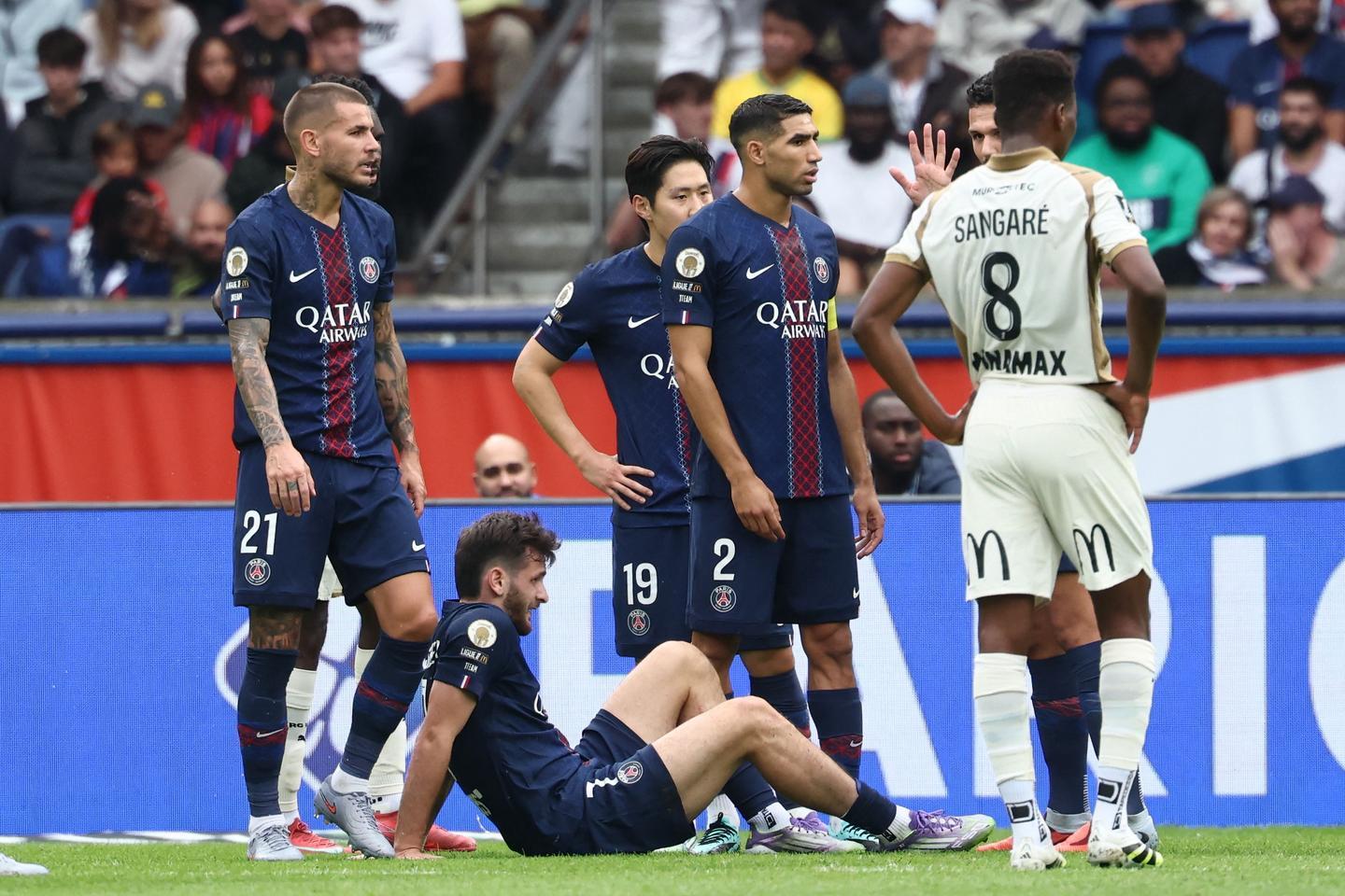 Paris Saint Germerman a gagné contre Lance, mais a perdu trois nouvelles blessures avant l'extension...
