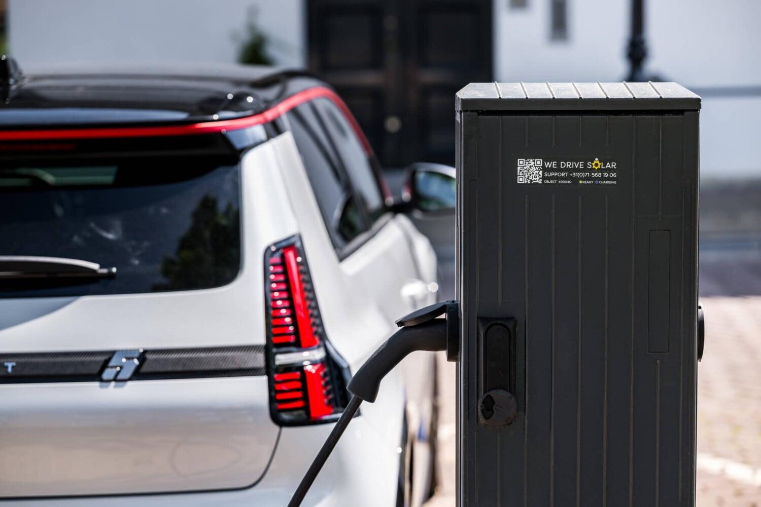 Voitures électriques : Senor ralentit le réseau de recharge rapide européen