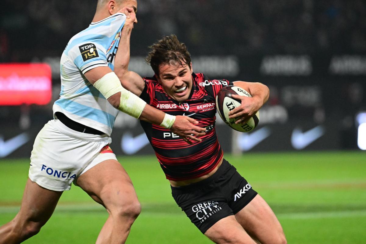 Avec Antoine Dupont désormais en forme, Toulouse jubile face au Racing et confor...
