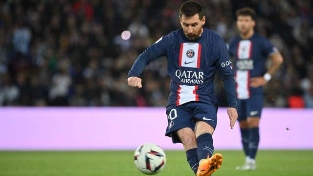 Coup franc de Lionel Messi PSG 2022-23