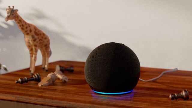 Enceinte intelligente Amazon Echo Dot de 4e génération.