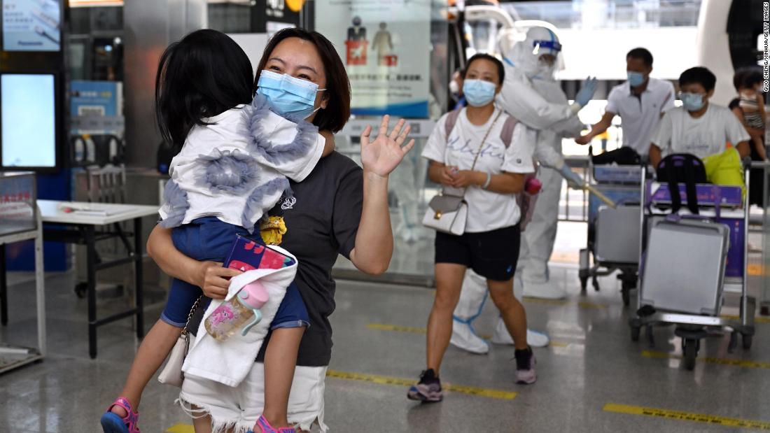 Ils ont survécu au blocus de Shanghai, pour être à nouveau piégés à Hainan Ils ont survécu au blocus de Shanghai, pour être à nouveau piégés à Hainan