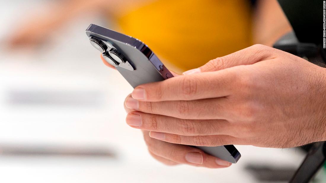 Votre iPhone pourra bientôt répéter votre voix après 15 minutes d’entraînement Votre iPhone pourra bientôt répéter votre voix après 15 minutes d’entraînement