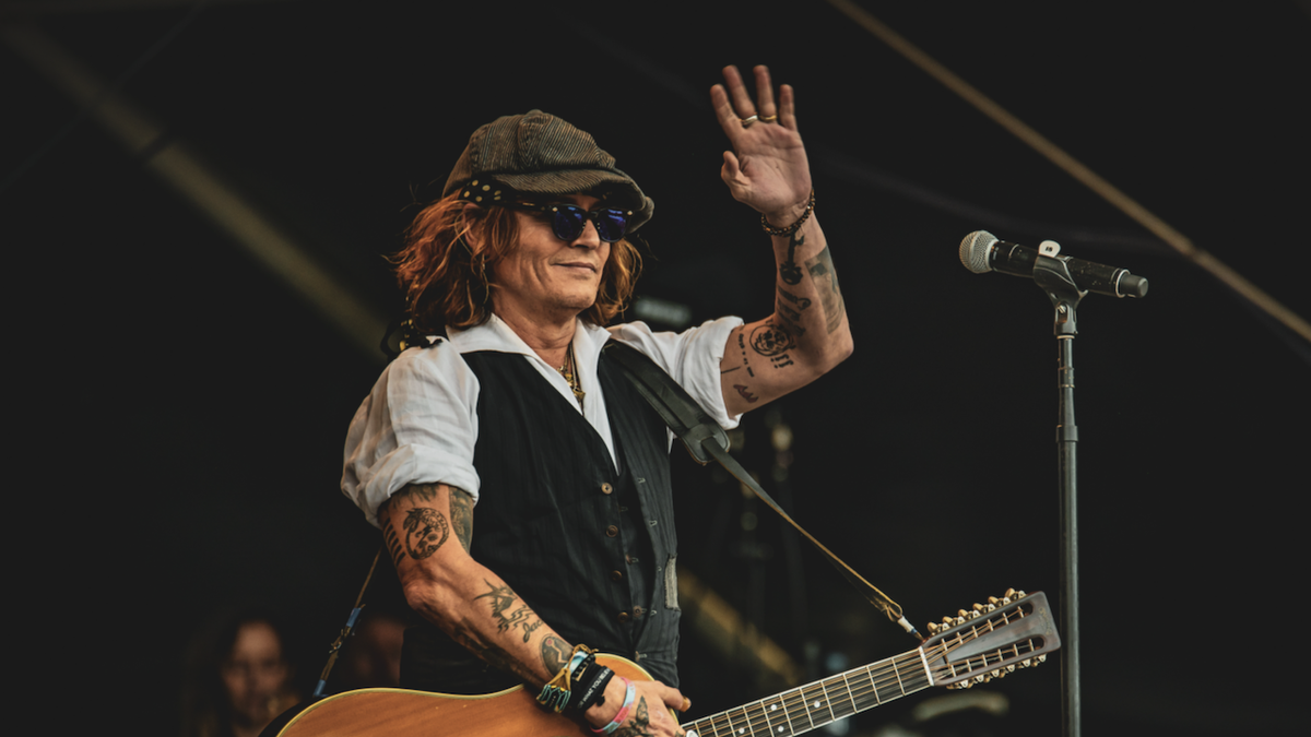 Johnny Depp se rend en France pour tourner son premier rôle au cinéma après le procès en diffamation d’Amber Heard Johnny Depp se rend en France pour tourner son premier rôle au cinéma après le procès en diffamation d’Amber Heard