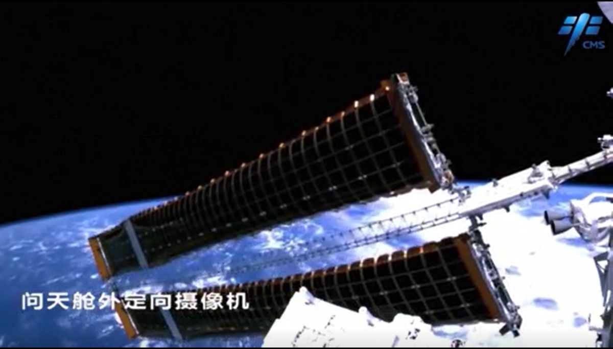 Regardez les immenses ailes solaires de la station spatiale chinoise se déplacer au-dessus de la Terre (vidéo) Regardez les immenses ailes solaires de la station spatiale chinoise se déplacer au-dessus de la Terre (vidéo)