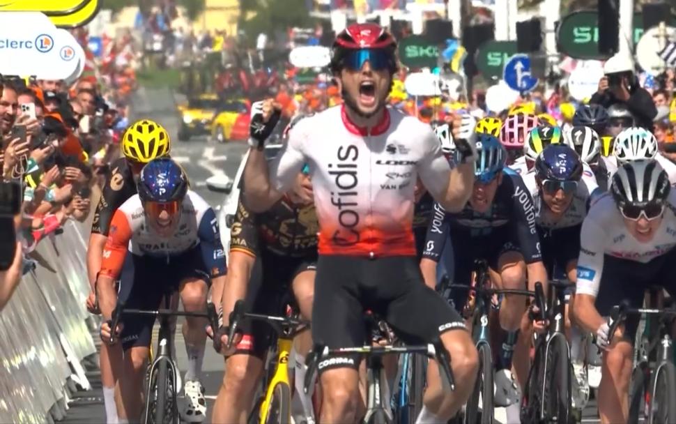 L’incroyable outsider Victor Lafay offre à Cofidi sa première victoire sur le Tour de France en 15 ans L’incroyable outsider Victor Lafay offre à Cofidi sa première victoire sur le Tour de France en 15 ans