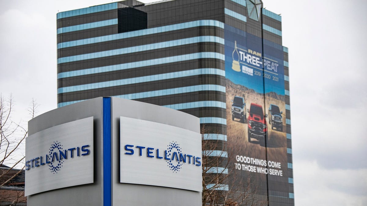 Stellantis, maison mère de Jeep, consolide ses projets de batteries de véhicules électriques en Europe et aux Etats-Unis. Stellantis, maison mère de Jeep, consolide ses projets de batteries de véhicules électriques en Europe et aux Etats-Unis.