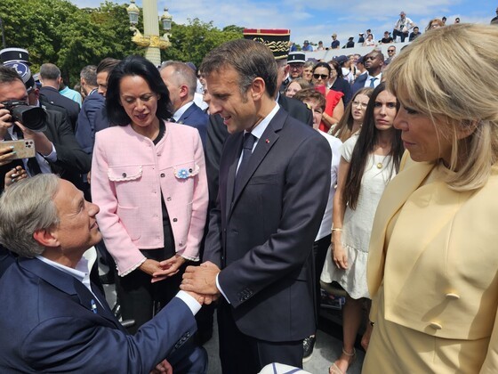 Gouverneur Abbott signe un énoncé de mission de développement économique avec le ministre français Becht | Bureau du gouverneur du Texas Gouverneur Abbott signe un énoncé de mission de développement économique avec le ministre français Becht | Bureau du gouverneur du Texas