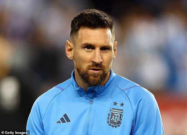 Le jet privé de Lionel Messi a effectué 52 voyages en seulement TROIS mois, émettant 1 502 tonnes de CO2