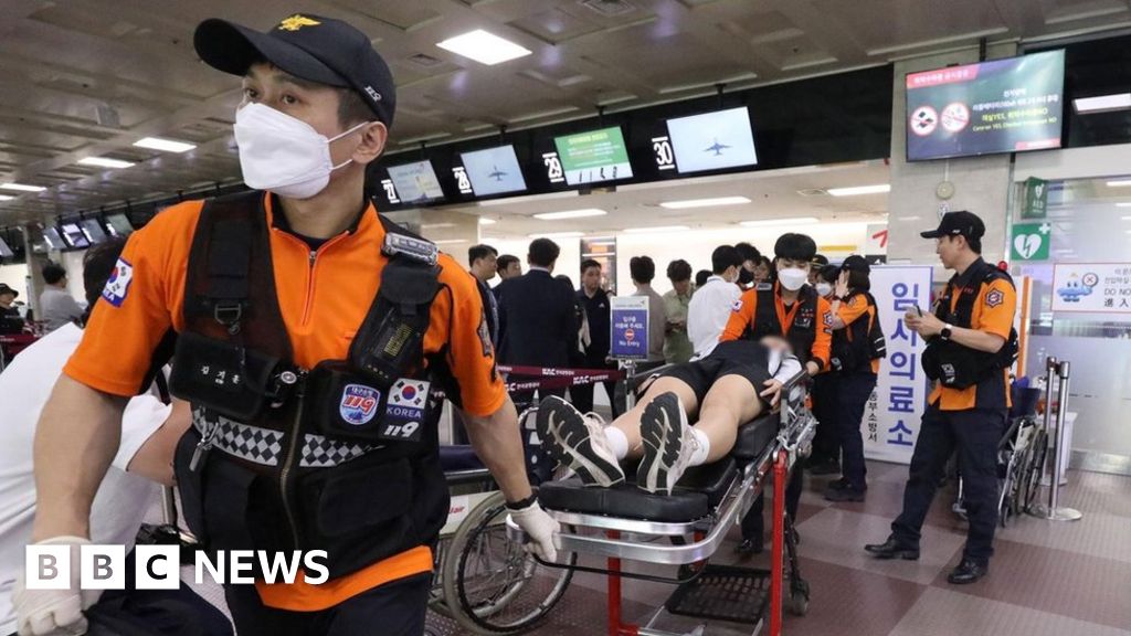 Asiana Airlines : Un passager arrêté pour avoir ouvert la porte d’un avion lors d’un vol vers la Corée du Sud Asiana Airlines : Un passager arrêté pour avoir ouvert la porte d’un avion lors d’un vol vers la Corée du Sud