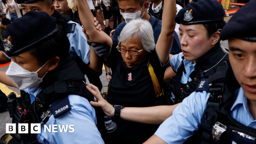 Place Tiananmen : la police de Hong Kong arrête des militants à l&rsquo;occasion de l&rsquo;anniversaire du massacre