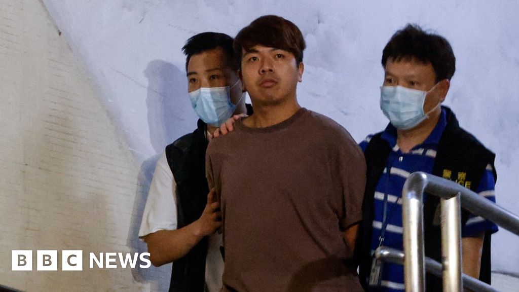 Quatre personnes arrêtées à Hong Kong après avoir mis en place des primes pour des militants étrangers Quatre personnes arrêtées à Hong Kong après avoir mis en place des primes pour des militants étrangers