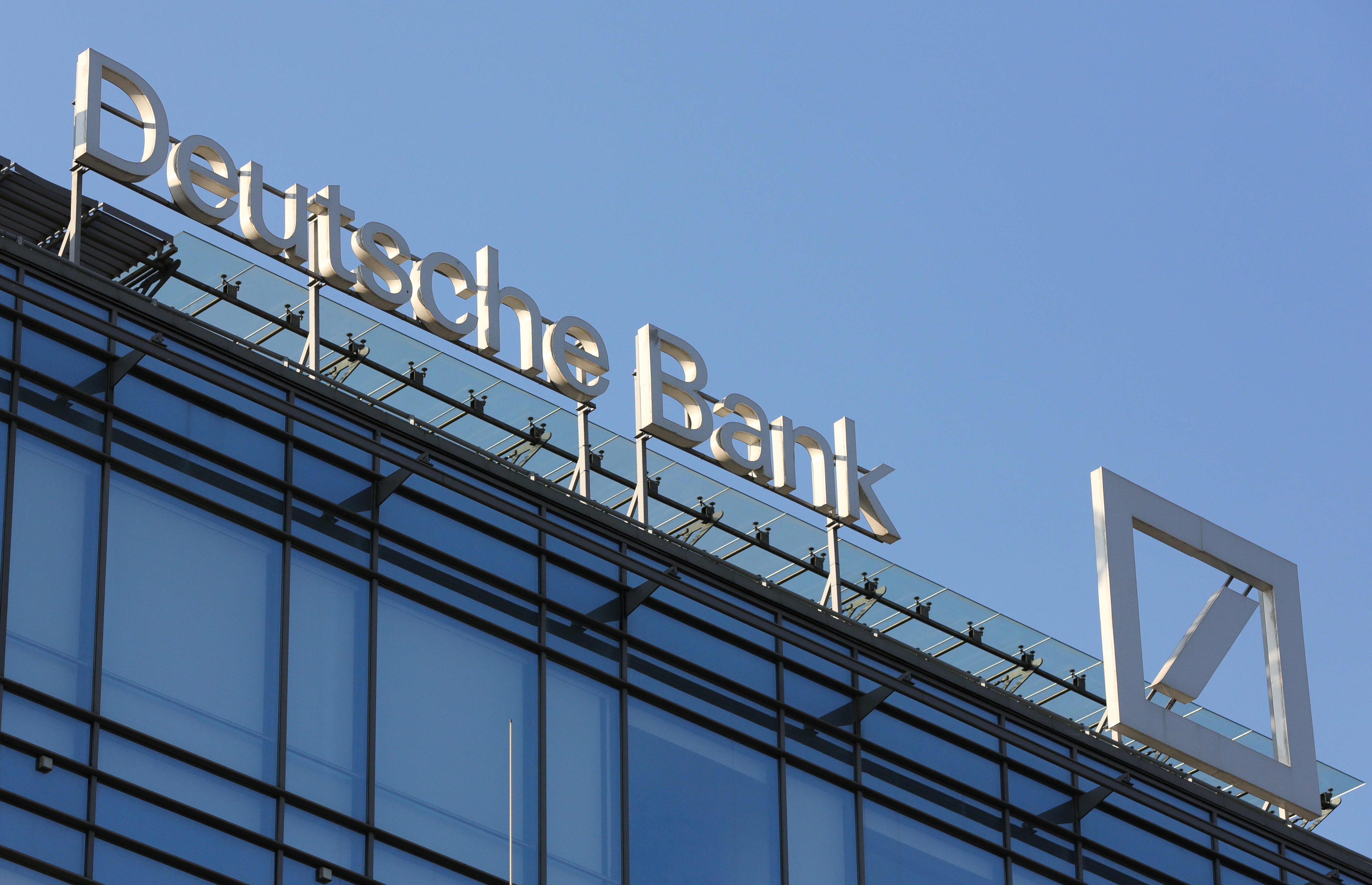 L&rsquo;action Deutsche Bank chute de 9% après l&rsquo;augmentation soudaine du coût de l&rsquo;assurance contre son défaut
