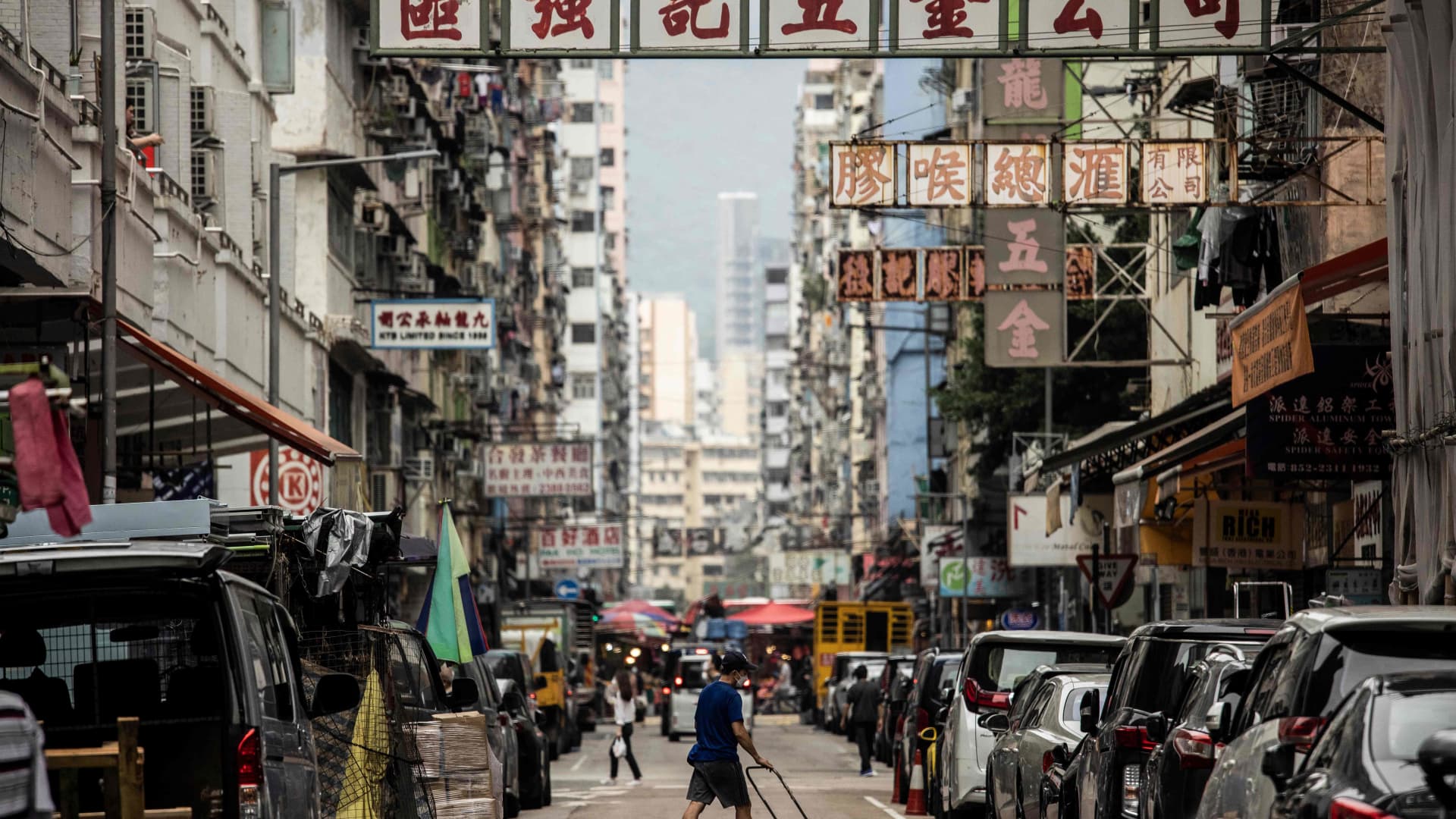 Les actions de Hong Kong montent en flèche de près de 3% après que des rapports indiquent que la ville envisage d’assouplir les règles de Covid Les actions de Hong Kong montent en flèche de près de 3% après que des rapports indiquent que la ville envisage d’assouplir les règles de Covid