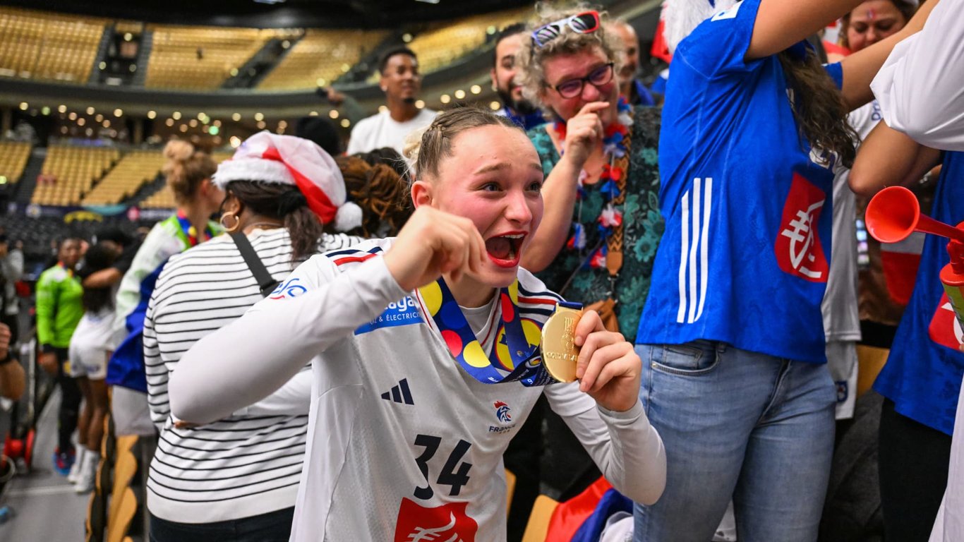 Câble Chroniques : Cétait magique à vivre, la jeune héroïne Léna Grandveau savoure le triomphe des… – RMC Sport