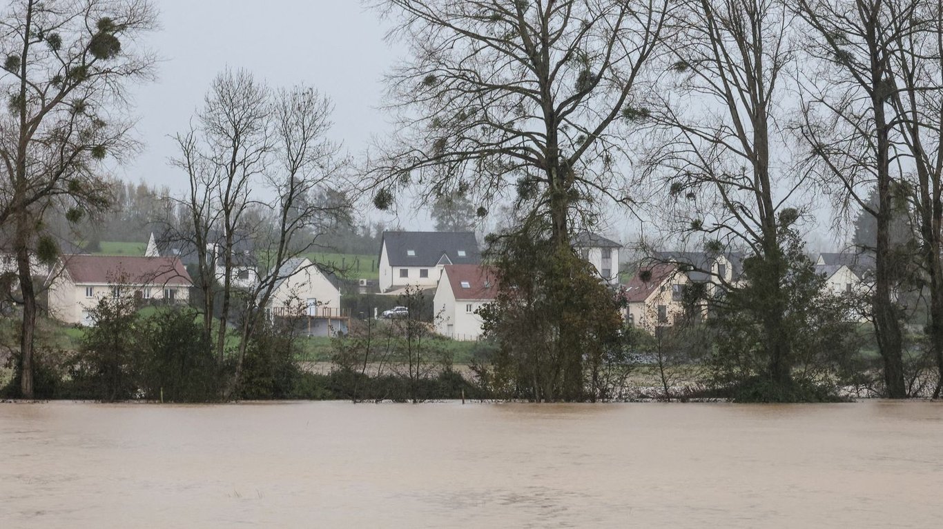 Chroniques du câble : les assurances augmenteront en 2025 en raison des catastrophes naturelles – franceinfo Chroniques du câble : les assurances augmenteront en 2025 en raison des catastrophes naturelles – franceinfo