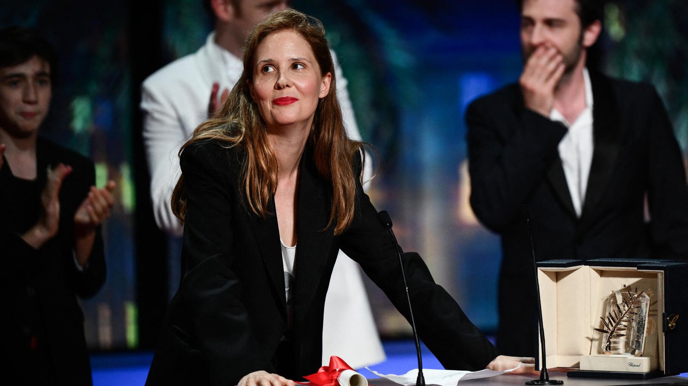 Les Chroniques du Câble : Justine Triet félicitée par Emmanuel Macron après le triomphe d« Anatomie dune chute » – Le HuffPost