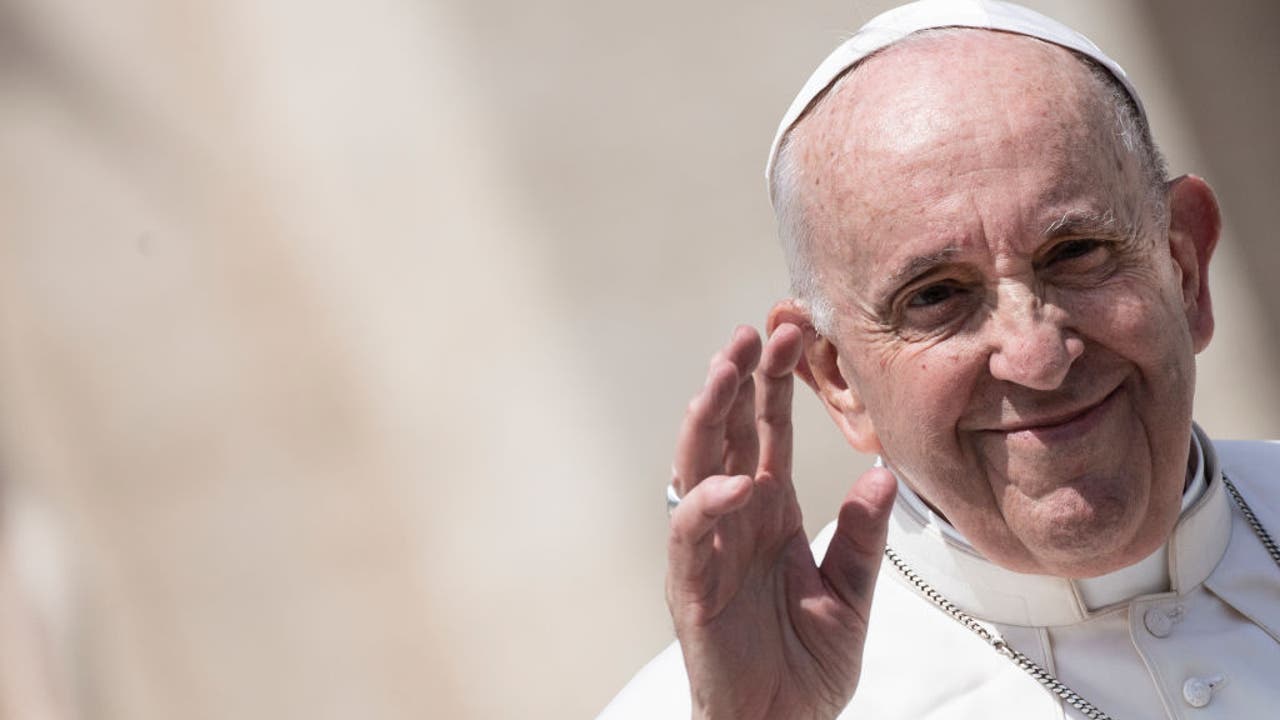 Le pape François partage la recette secrète d&rsquo;un mauvais genou : un shot de tequila
