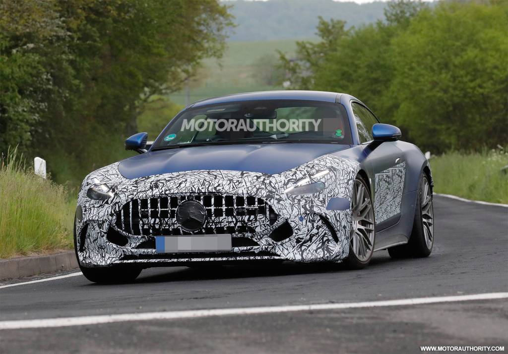 Photos d'espionnage de la Mercedes-Benz AMG GT 2024 - Crédit image : Baldov