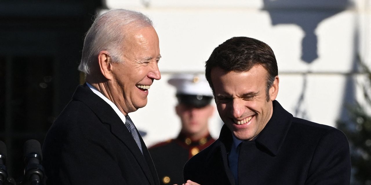 Les cadeaux que Macron et Biden se sont offerts sont une leçon de cadeaux de vacances Les cadeaux que Macron et Biden se sont offerts sont une leçon de cadeaux de vacances