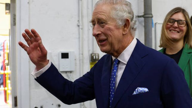 Le voyage du roi Charles en France a été annulé en raison de protestations croissantes Le voyage du roi Charles en France a été annulé en raison de protestations croissantes