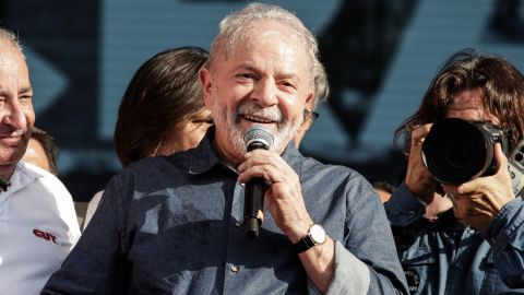 Da Silva prend la parole lors d'un événement organisé par les syndicats de travailleurs à l'occasion de la Journée internationale des travailleurs à Sao Paulo, au Brésil, le dimanche 1er mai 2022.