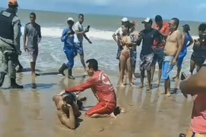 Everton dos Reis Guimaraes devrait suivre l'attaque des requins.