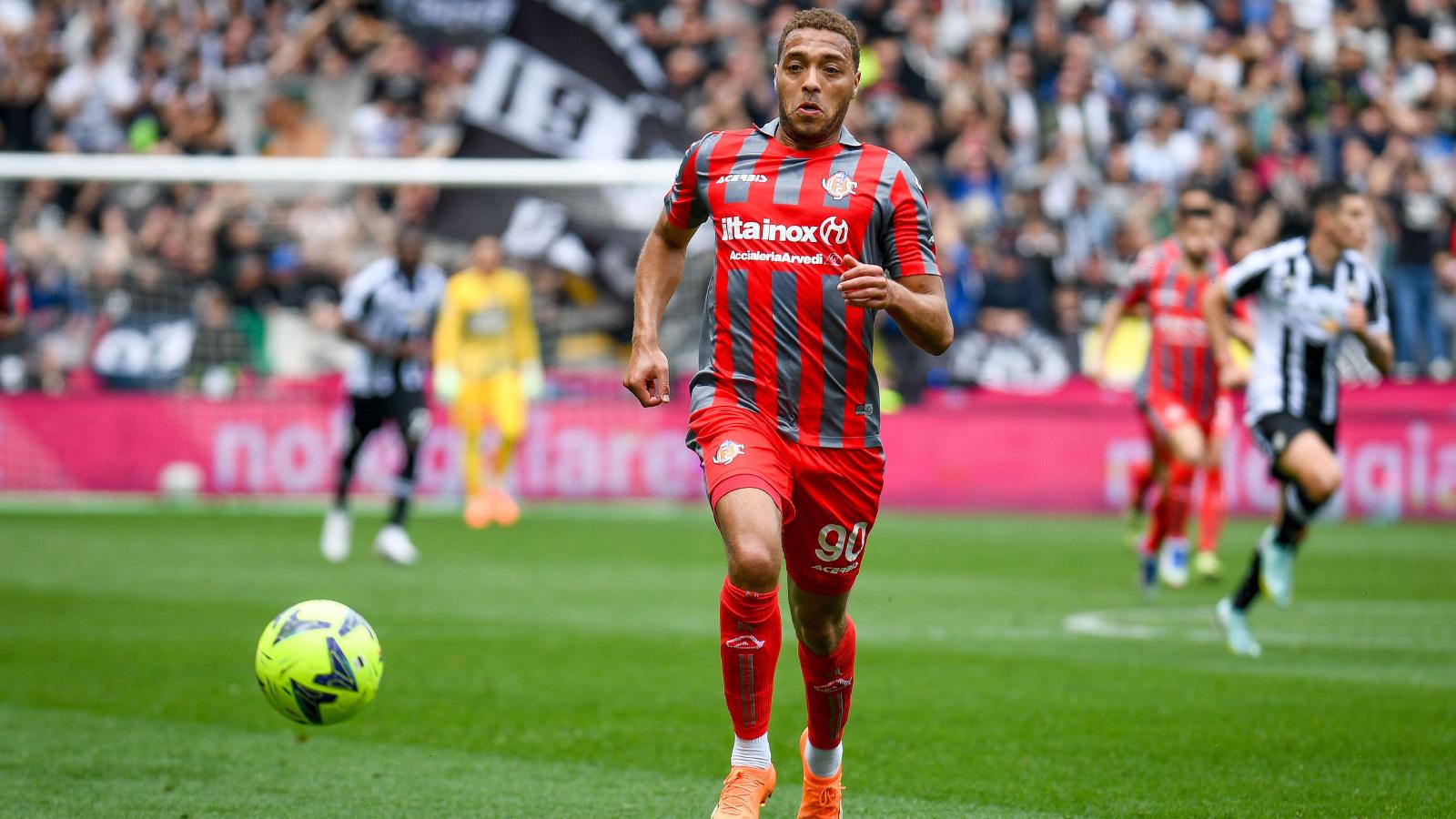 Cyriel Dessers prêt à aider les Rangers à combler l&rsquo;écart avec le Celtic en Premiership écossaise