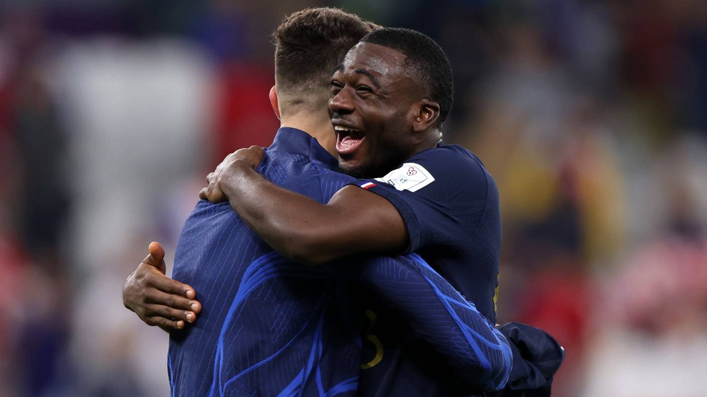 Du service de pizzas à la livraison de croix de coupe du monde pour la France : le parcours de la Coupe du monde de Youssouf Fofana