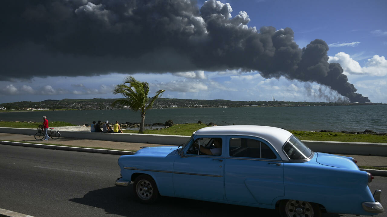 Incendie au dépôt de carburant à Cuba, 67 blessés: hôpital Incendie au dépôt de carburant à Cuba, 67 blessés: hôpital