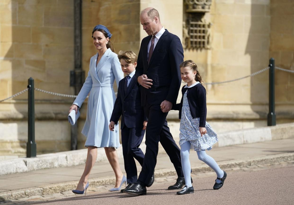 la famille royale britannique assiste au service de pâques