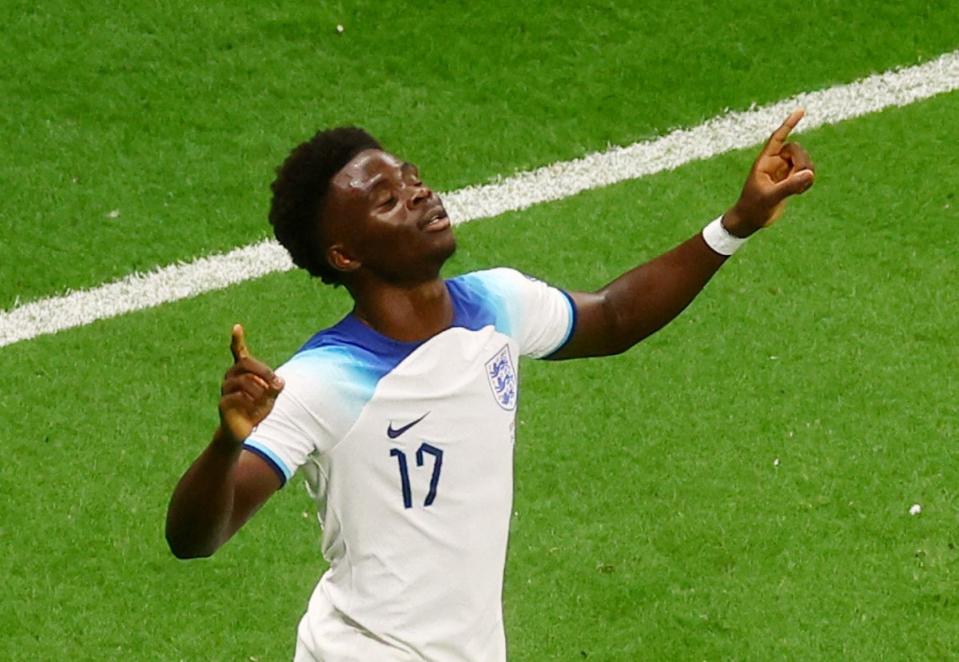 L'Anglais Bukayo Saka célèbre son troisième but (REUTERS)