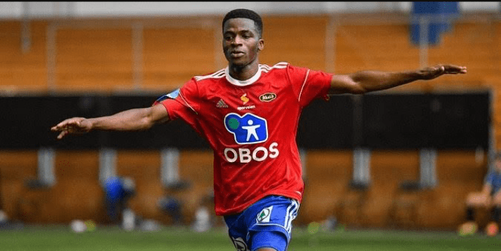 Transferts : la Ligue 1 Lorient accepte de transférer la star nigériane en Belgique Transferts : la Ligue 1 Lorient accepte de transférer la star nigériane en Belgique