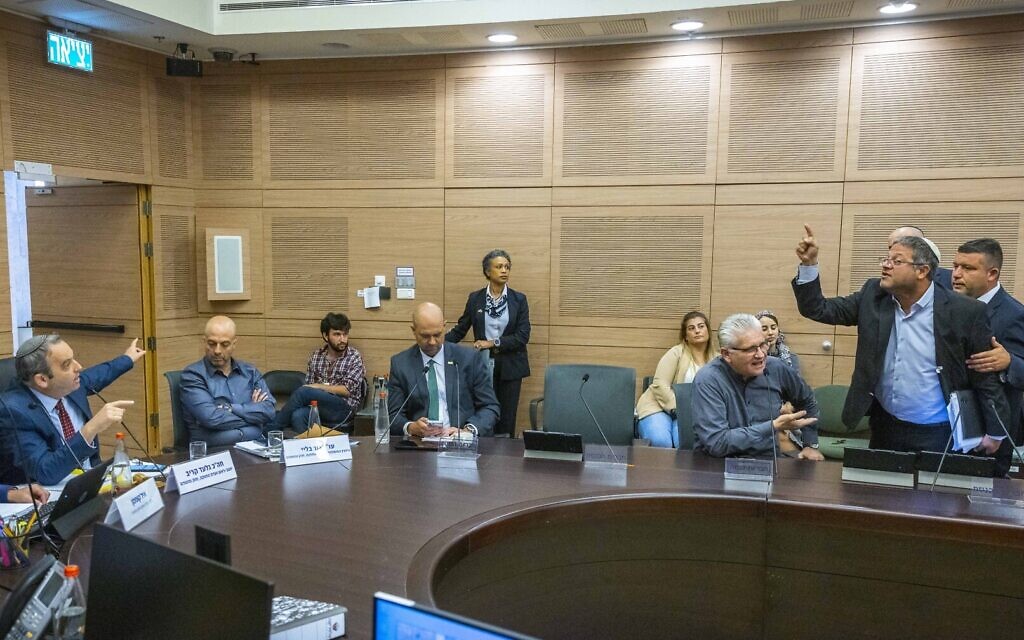 Les lignes de bataille tracées alors que la coalition et l’opposition recommencent à s’affronter sur le sort de la Knesset Les lignes de bataille tracées alors que la coalition et l’opposition recommencent à s’affronter sur le sort de la Knesset