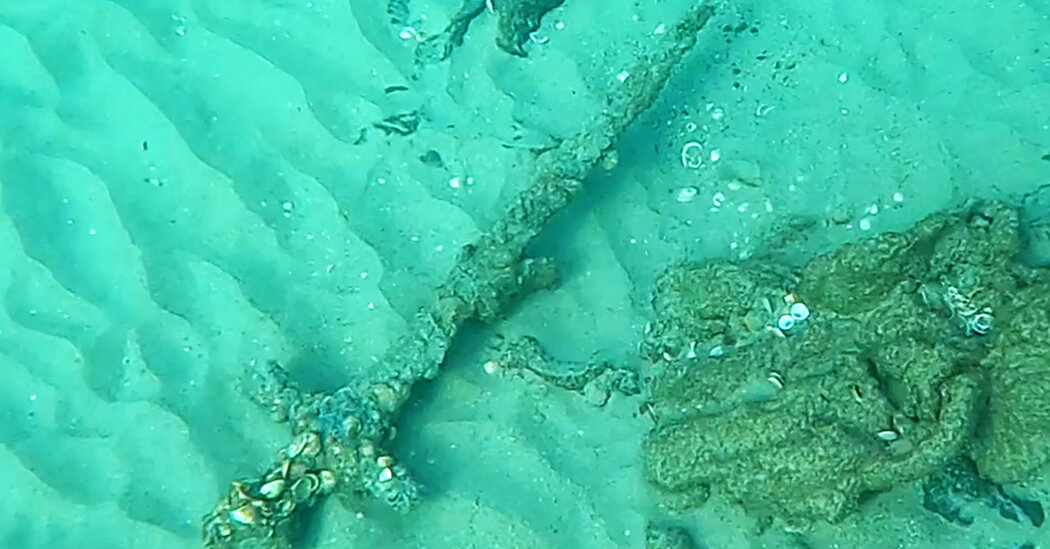 Le plongeur découvre une épée vieille de 900 ans datant des croisades