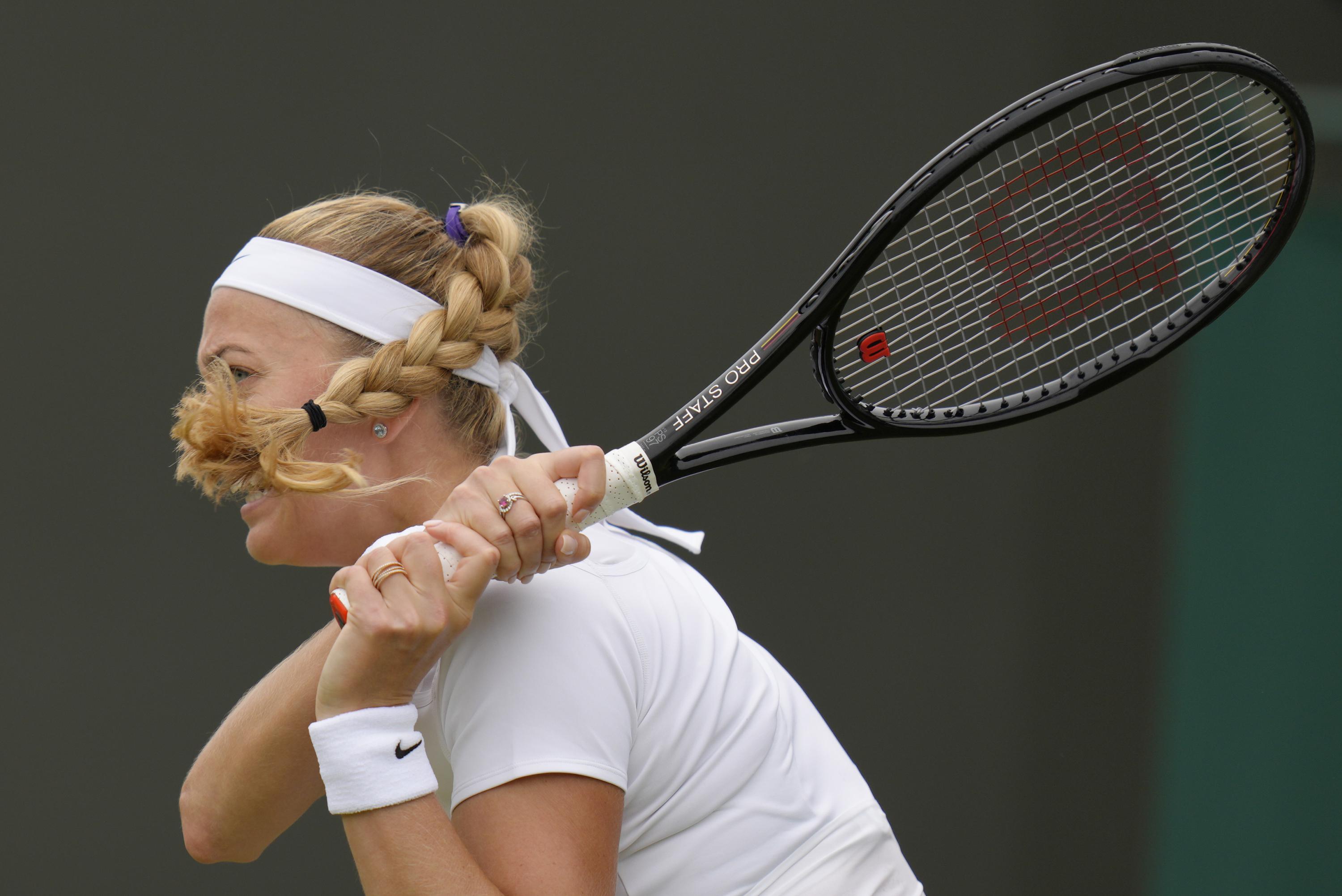 Kvitova sent ses nerfs, mais atteint le 3e tour à Wimbledon Kvitova sent ses nerfs, mais atteint le 3e tour à Wimbledon