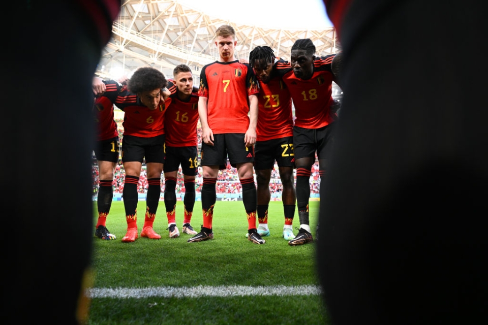 De Bruyne a été critiqué pour ne pas avoir apparemment interagi avec l'équipe