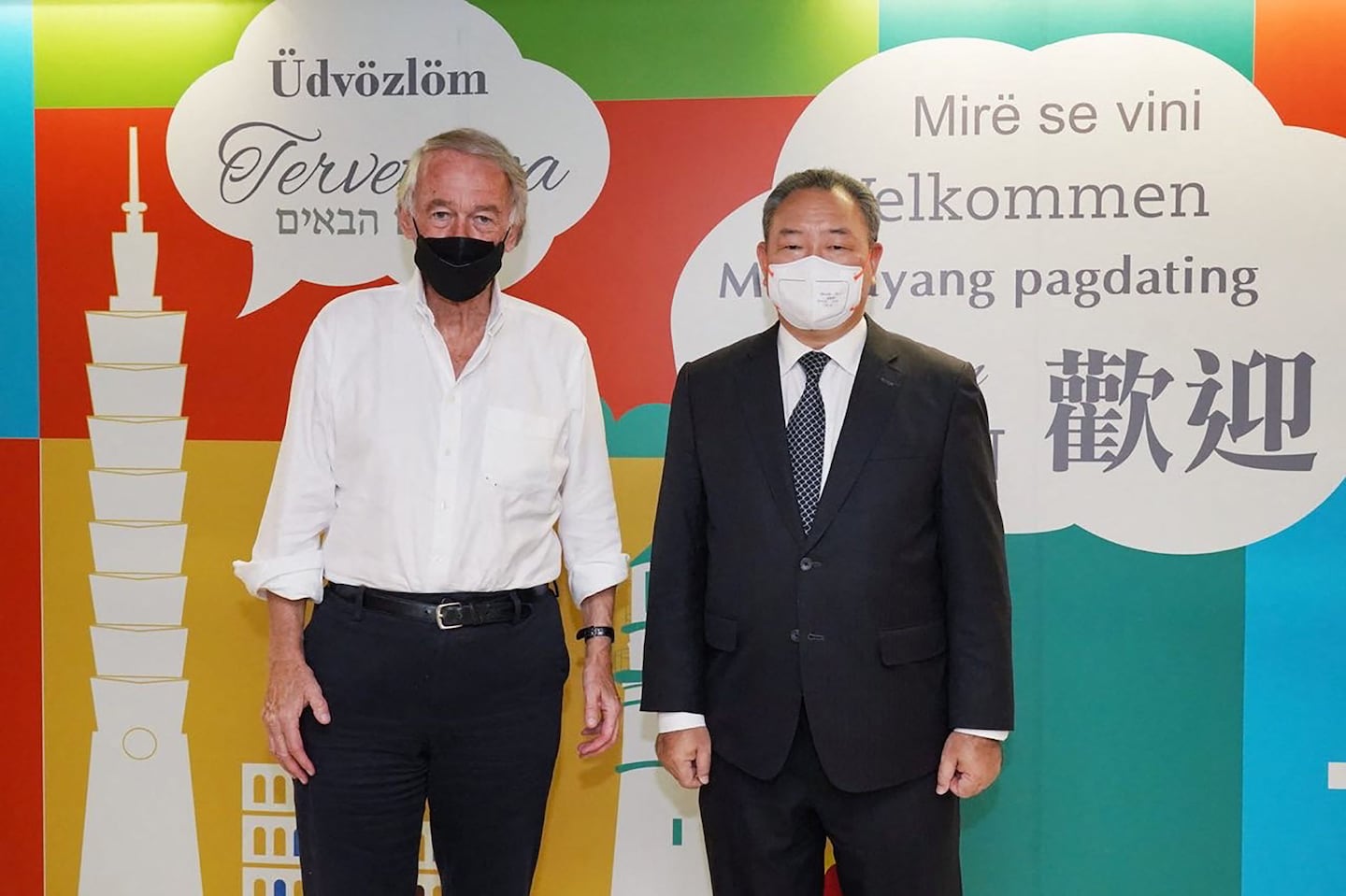 Des législateurs américains se rendent à Taïwan après que le voyage de Pelosi a provoqué la colère de la Chine Des législateurs américains se rendent à Taïwan après que le voyage de Pelosi a provoqué la colère de la Chine